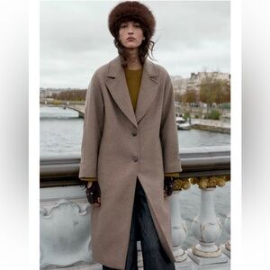 OVERSIZED WOOL COAT WITH CONTRAST CUFF